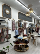 established ladies' fashion boutique - 2