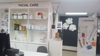 established beauty nail salon - 1