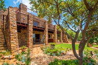 exclusive mountain view lodge - 3