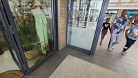 strong turnover beach boutique - 2