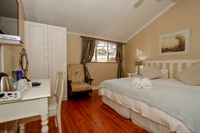 b& b established 2010 - 3