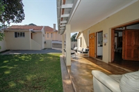 b& b established 2010 - 1