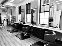 upmarket professional unisex salon - 1